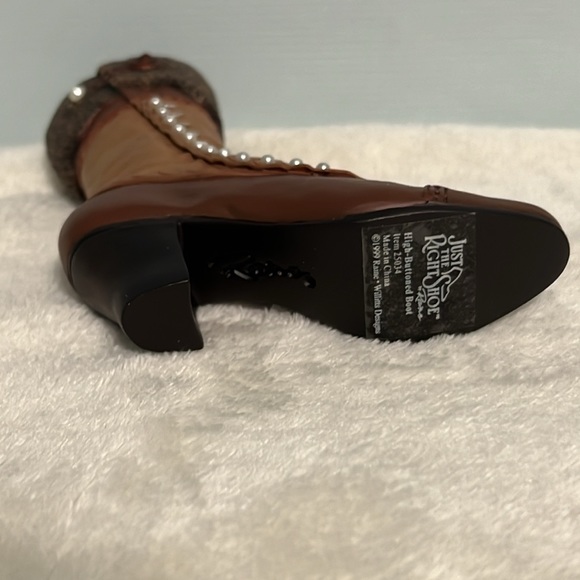 Just the Right Shoe Titled “High Buttoned Boot” #25034 (1999) Miniature Shoe - Picture 8 of 9